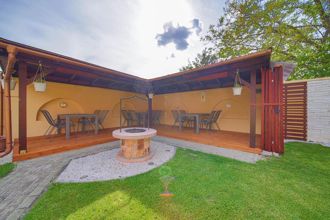 Kalvin Utcai Apartmanok Hajdúszoboszló Exterior foto
